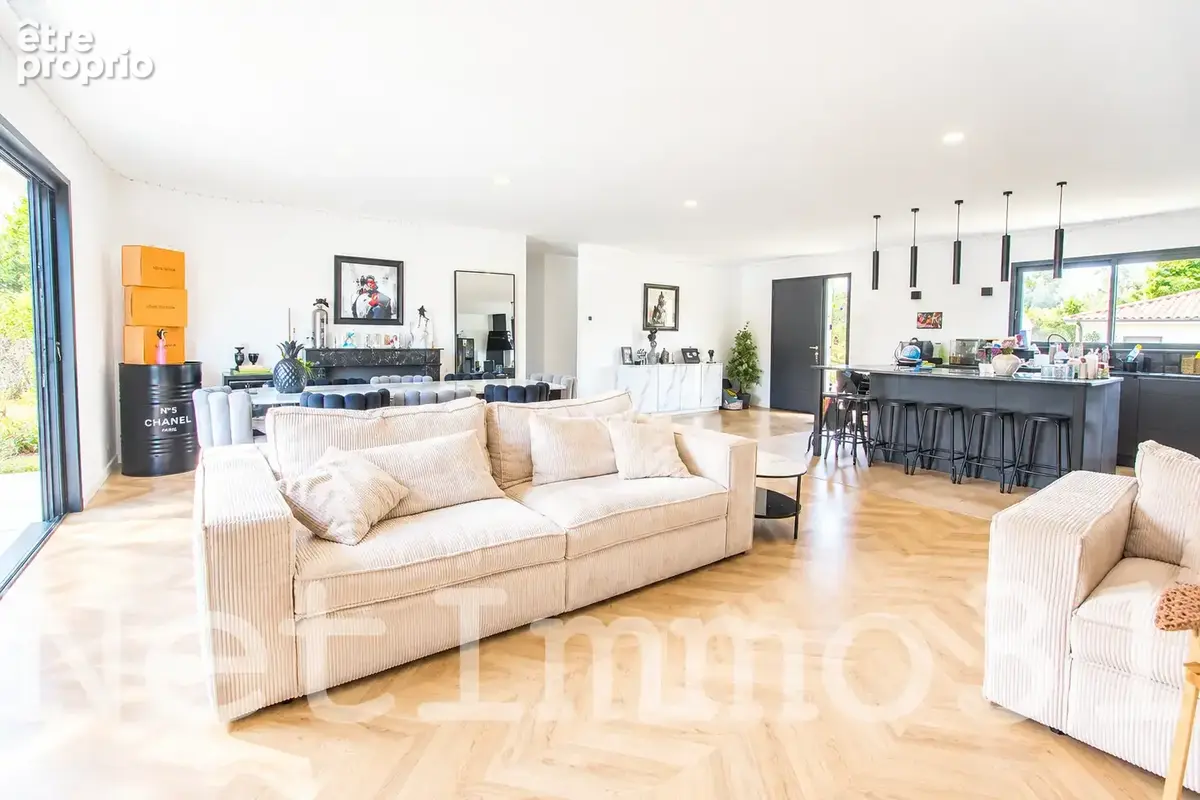 Maison contemporaine avec piscine et jardin - photo 3