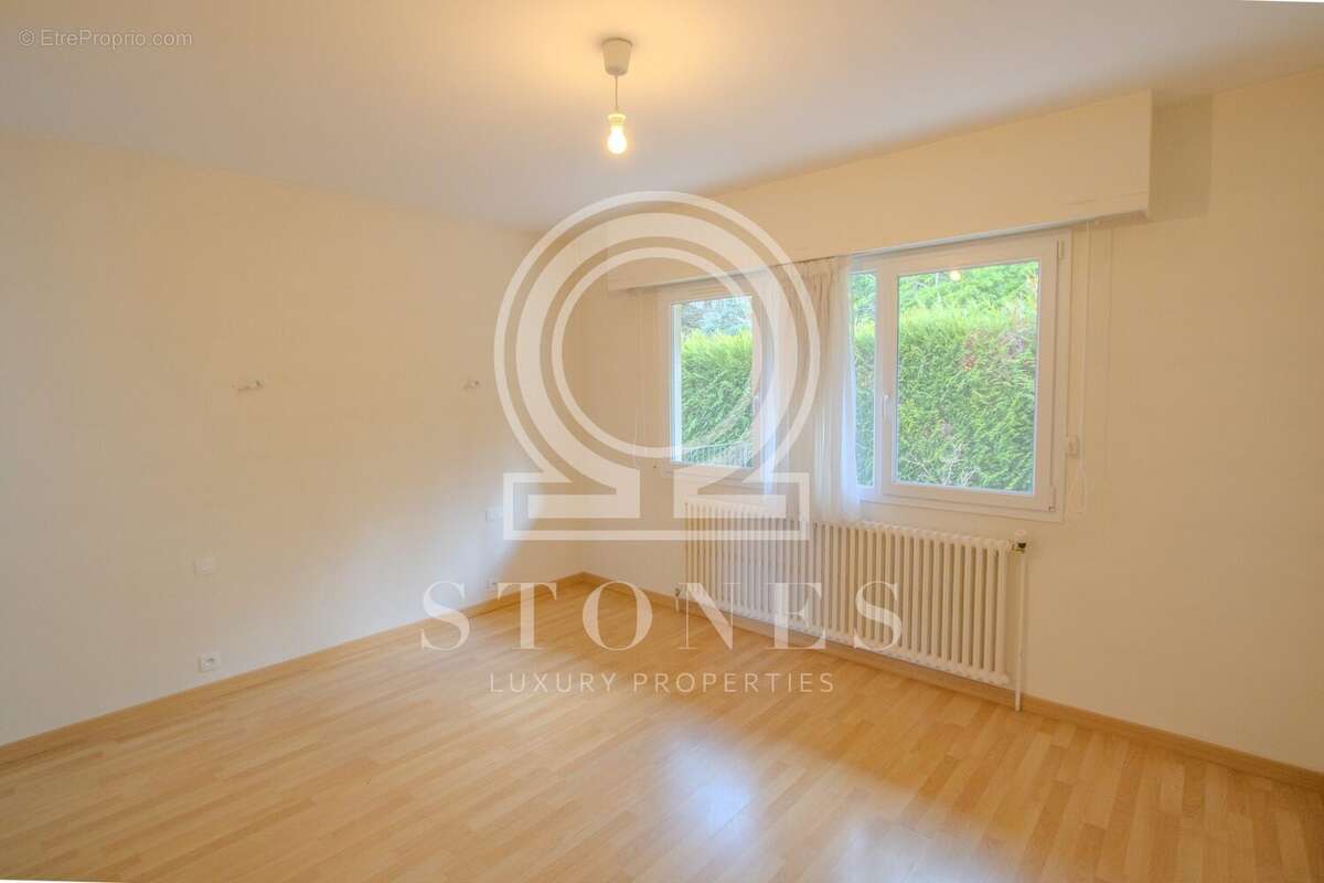 Maison 190 m² à Bougival  - photo 9
