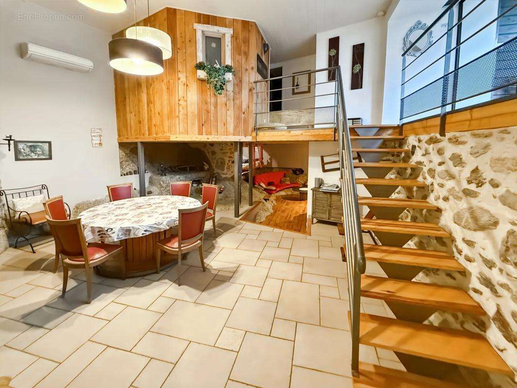 Appartement à AX-LES-THERMES