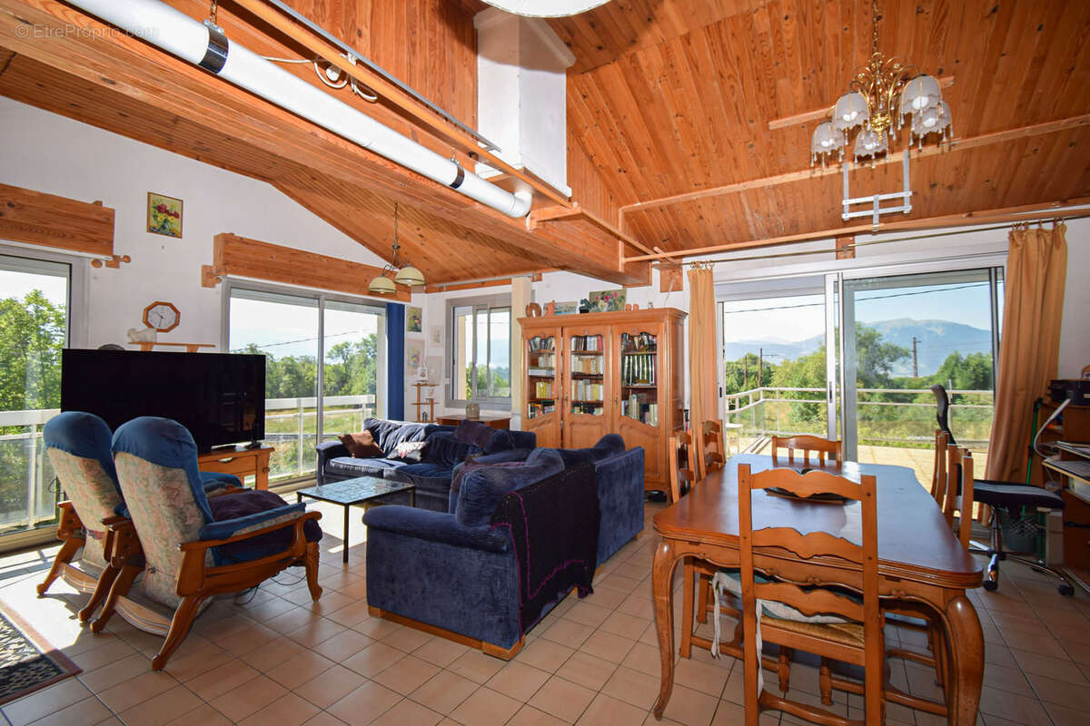 ENVEITG   Propriété de caractère sur plus de 2 000 m2 de terrain - photo 2