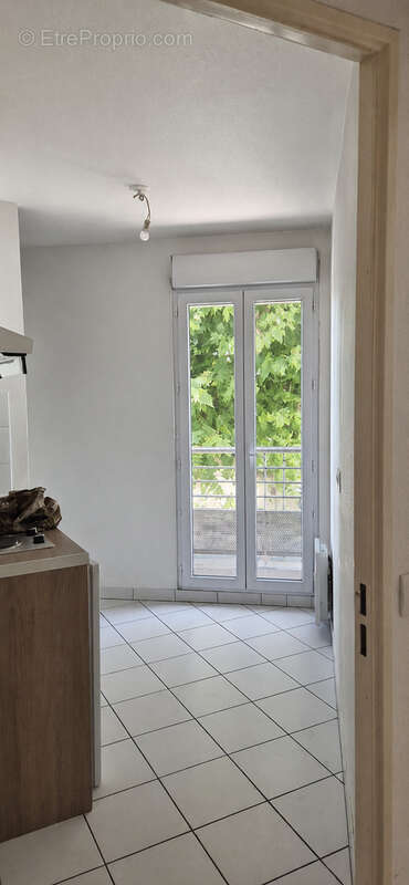 Talence T2 de 37.42 m2 1 chambre avec balcon et place de parking au 1er étage d'une résidence avec ascenseur d - photo 4