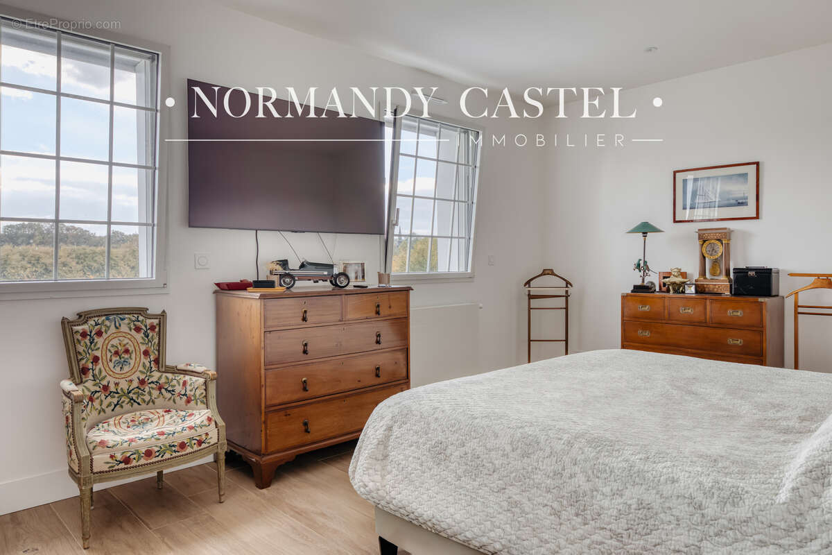 Maison à SAINT-ETIENNE-LA-THILLAYE