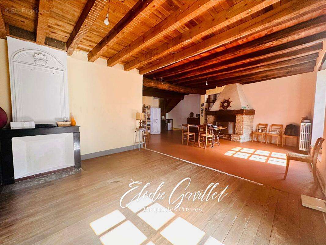 Maison à CUXAC-CABARDES