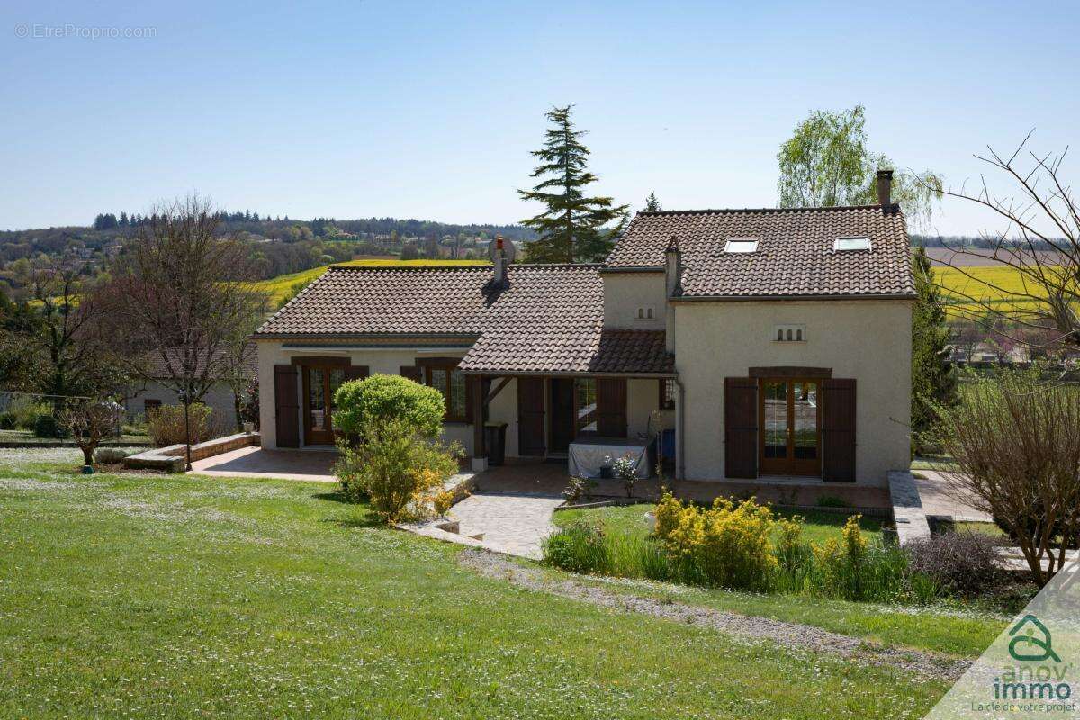Maison à MORNAC