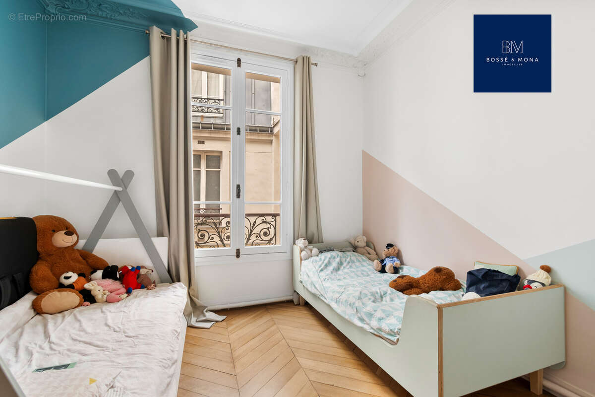 Appartement à PARIS-7E