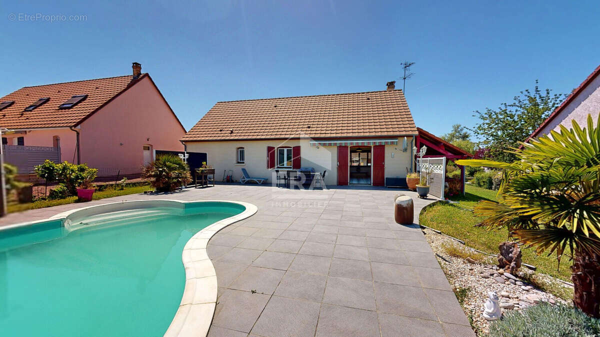 Maison à LA CHAPELLE-SAINT-URSIN