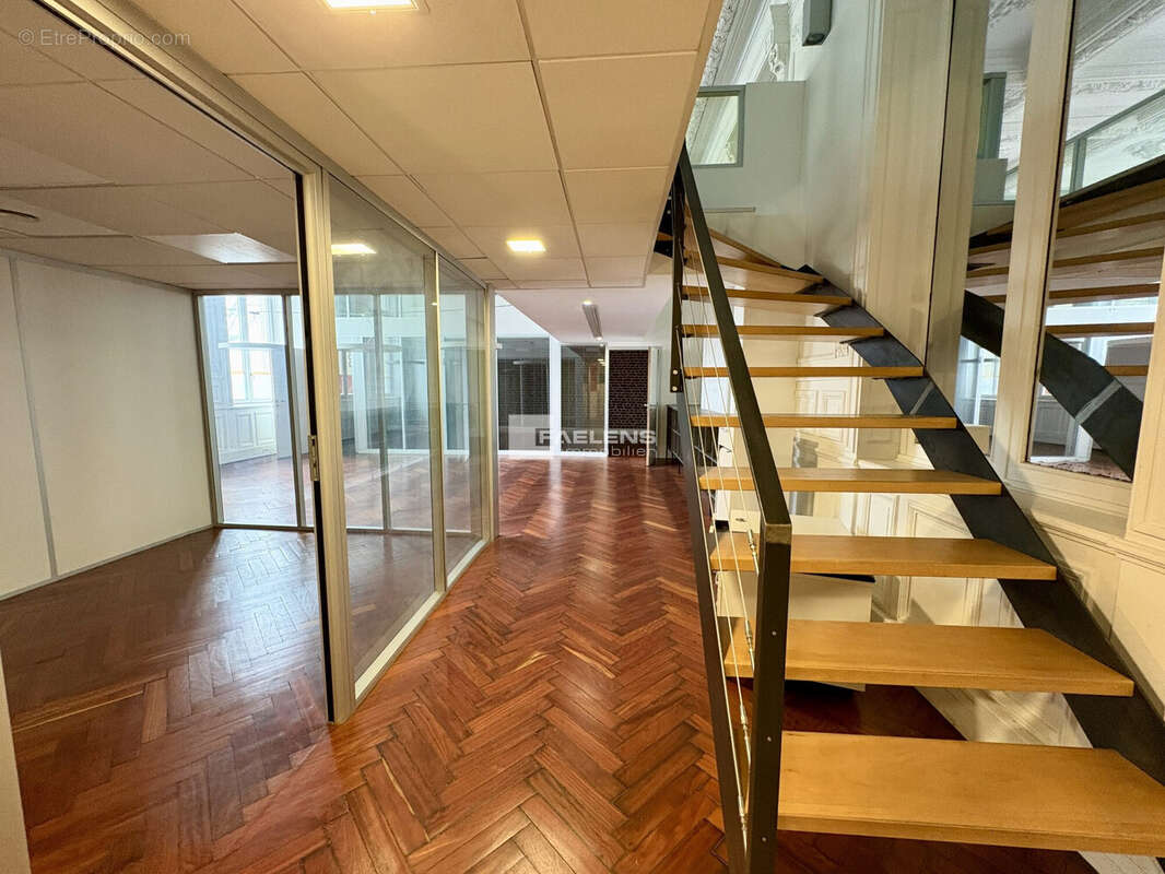Commerce 220 m² à Lille  - photo 2