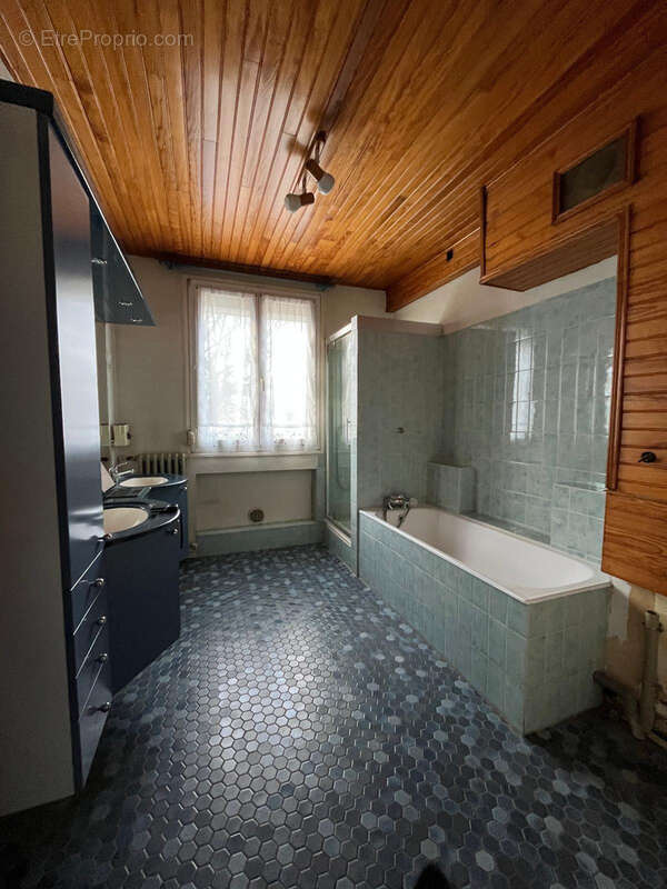 A VendreImmeuble de rapport 330 m2   Maison + T5 + Local professionnel   Fort potentiel ! - photo 34