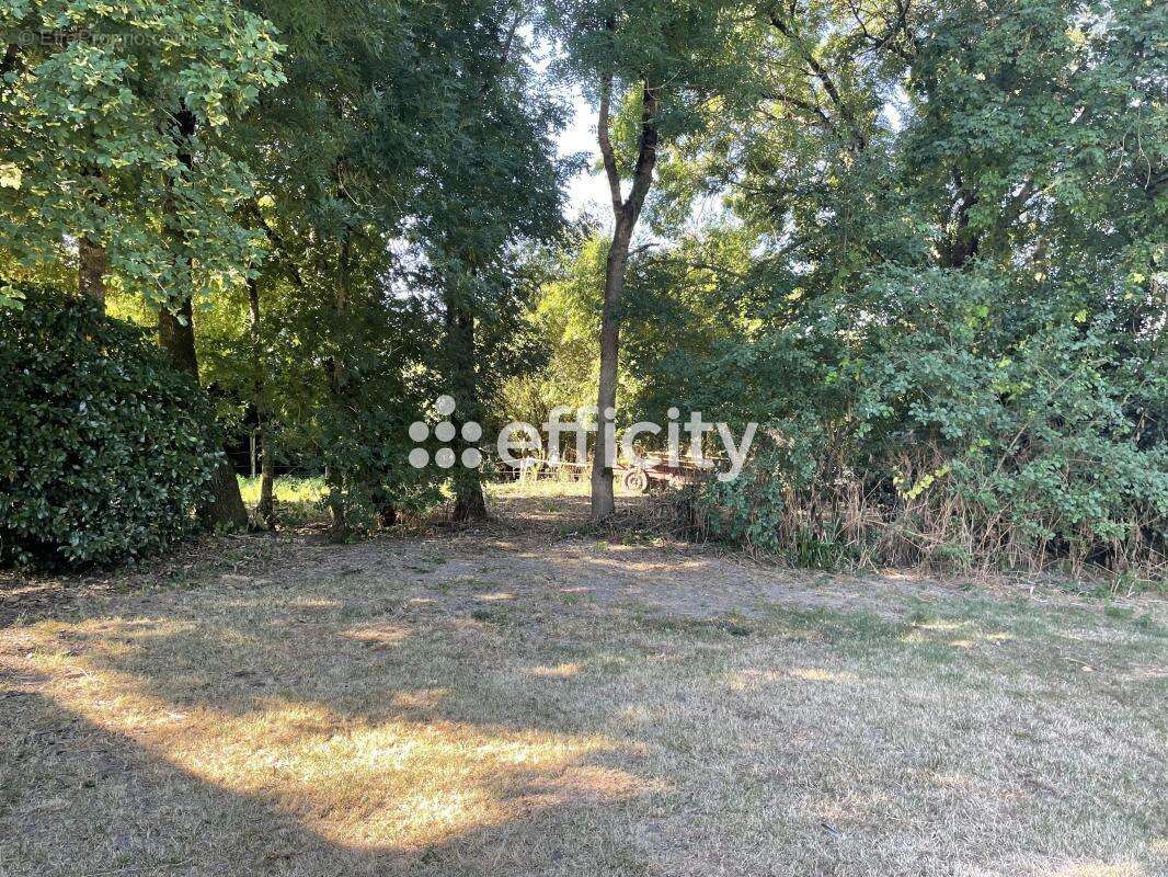 Maison à AUGE-SAINT-MEDARD