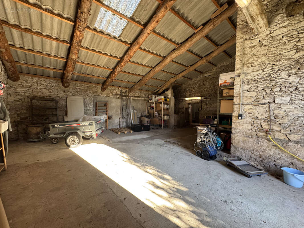 Maison à SAINT-MARCEL-LES-SAUZET