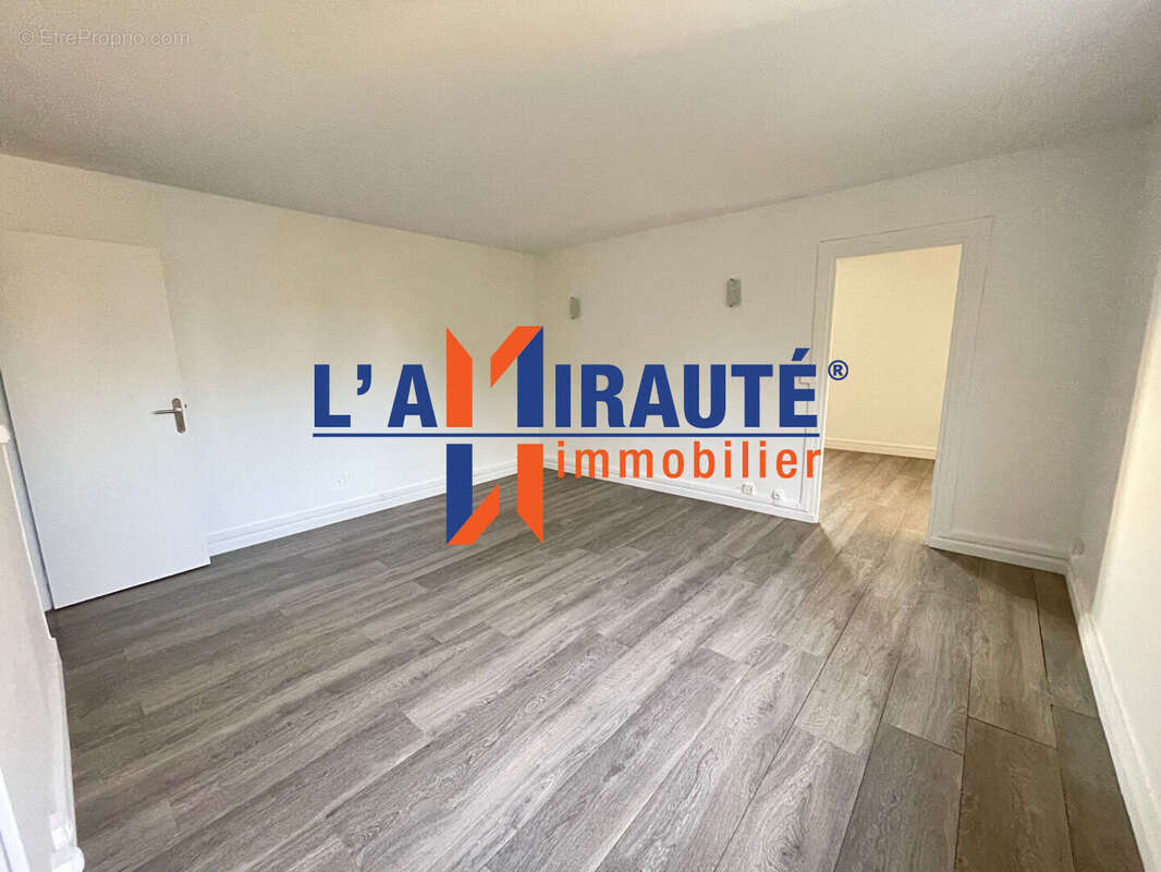 Appartement à SARTROUVILLE