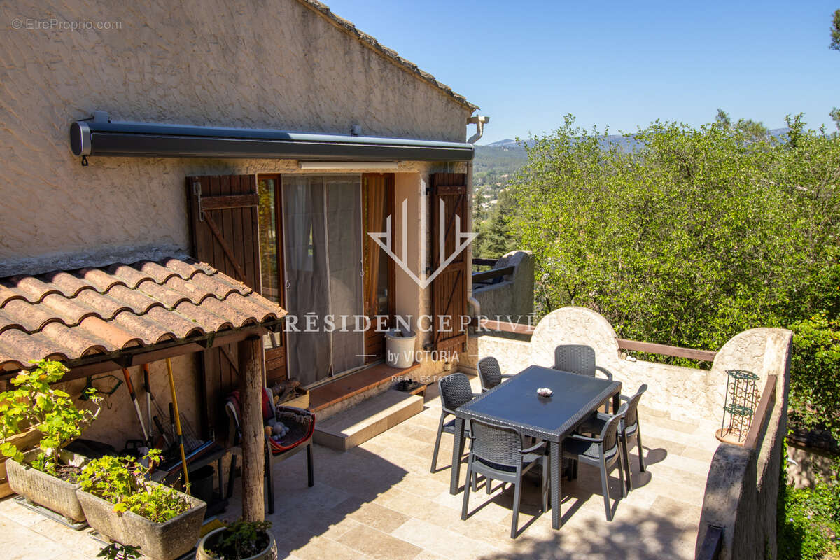 Maison à SOLLIES-TOUCAS