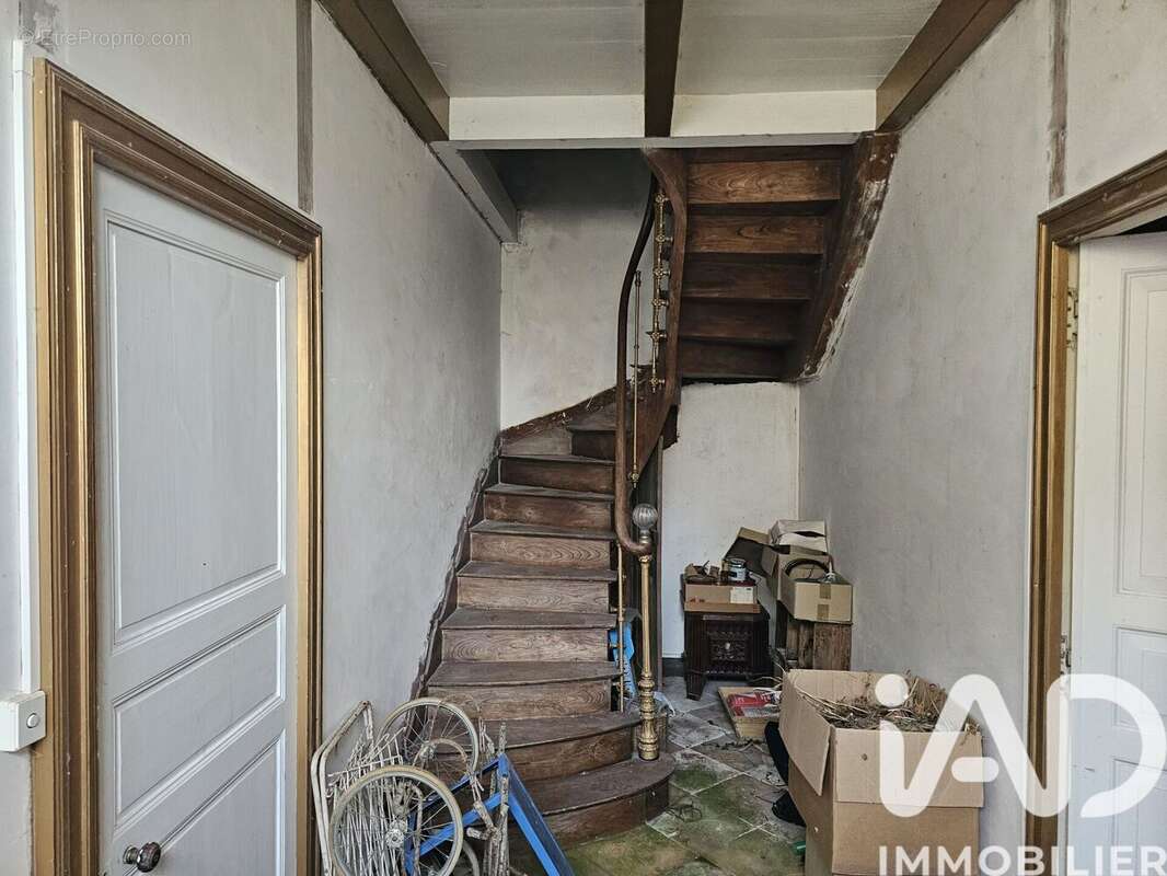 Maison 230 m² à Dampierre-Sur-Boutonne  - photo 7