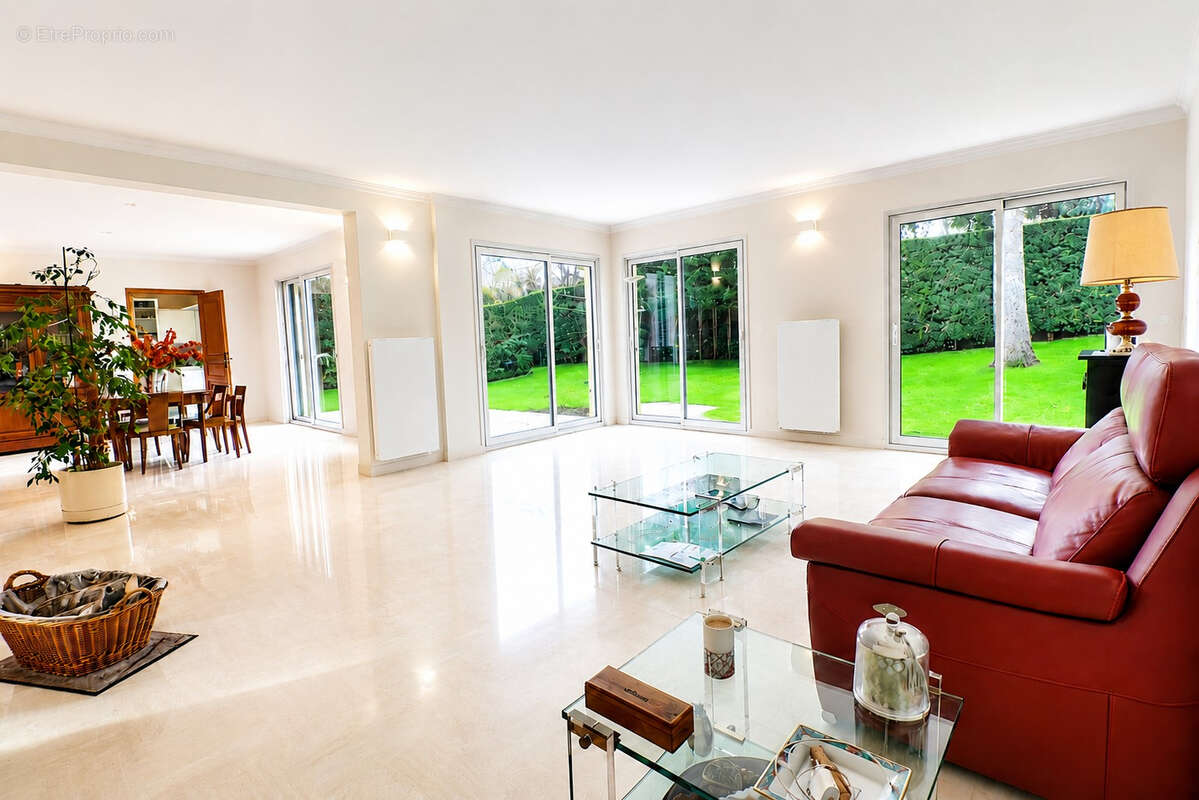 Maison à MAREIL-MARLY