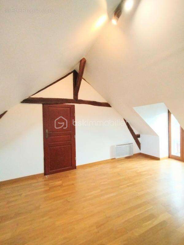 Appartement à DAMMARIE-LES-LYS