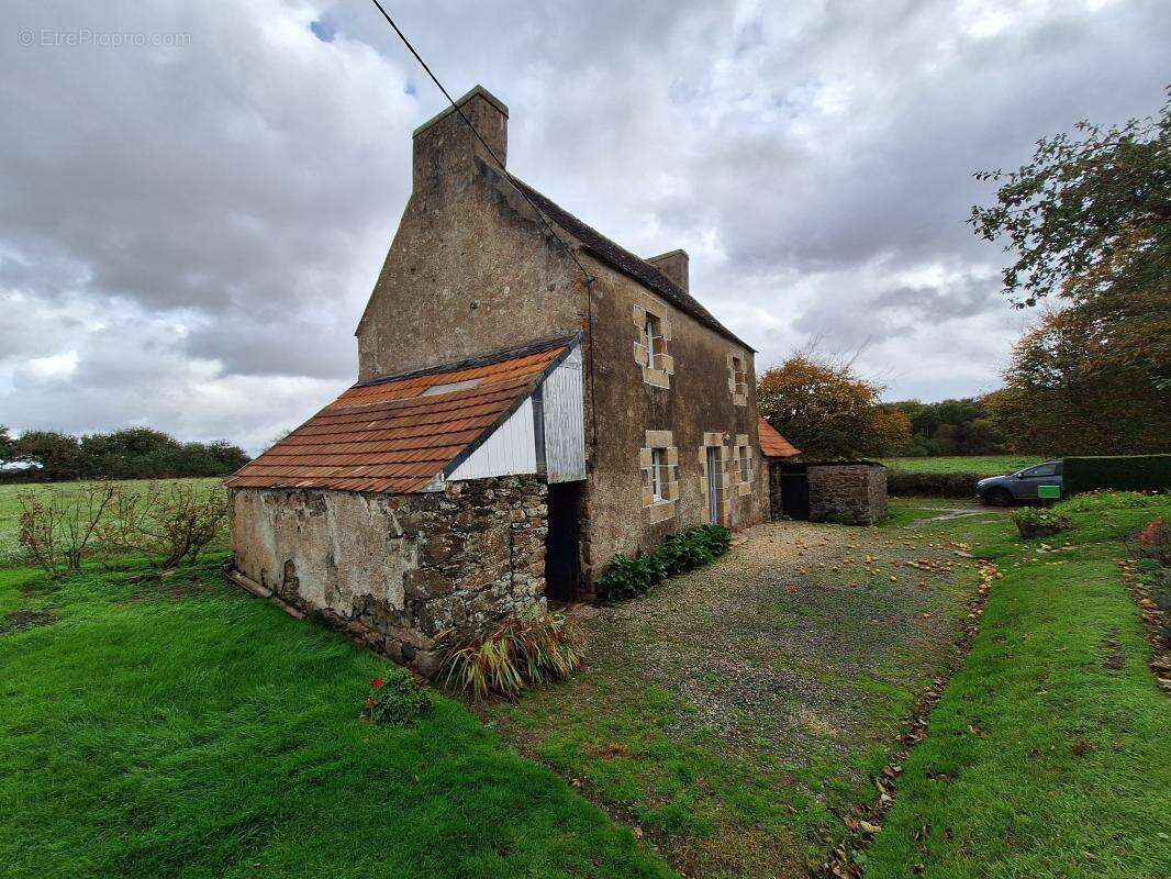 Maison à PLOUGASNOU