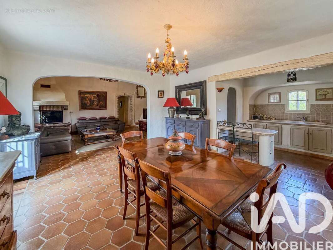 Photo 5 - Maison à ROQUEBRUNE-SUR-ARGENS
