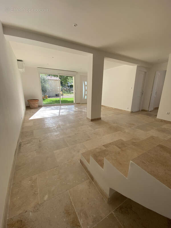 Maison à NANS-LES-PINS