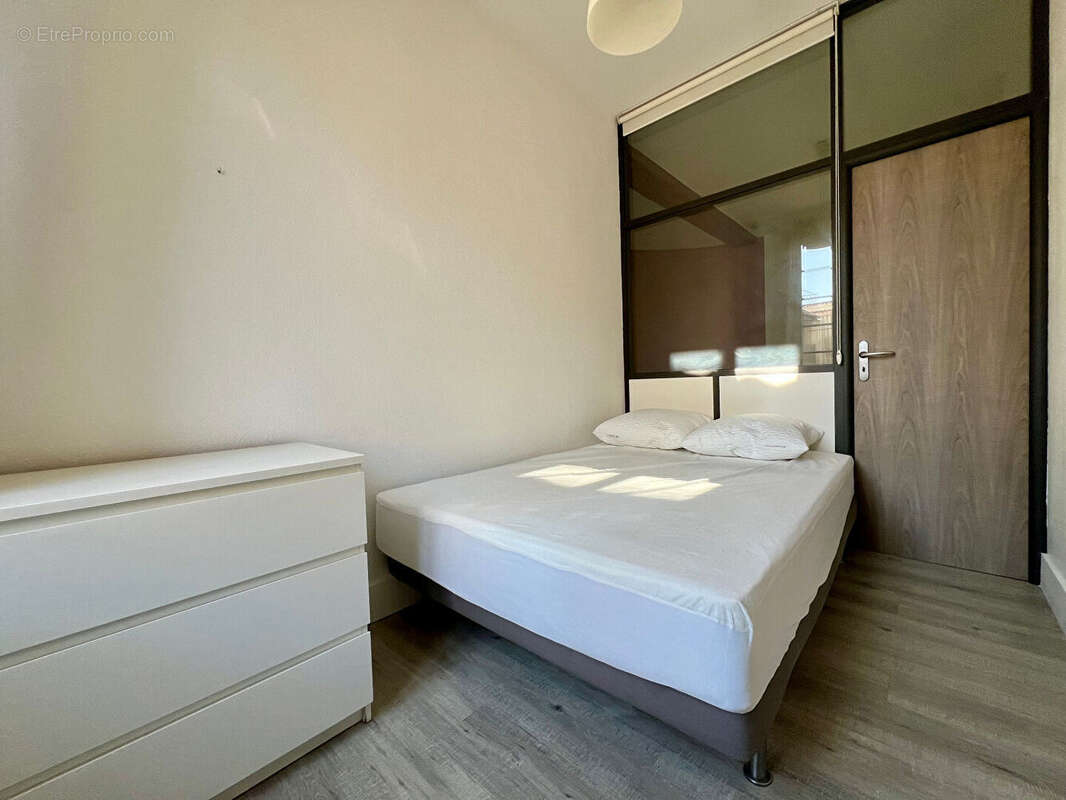 Appartement à MARSEILLE-2E