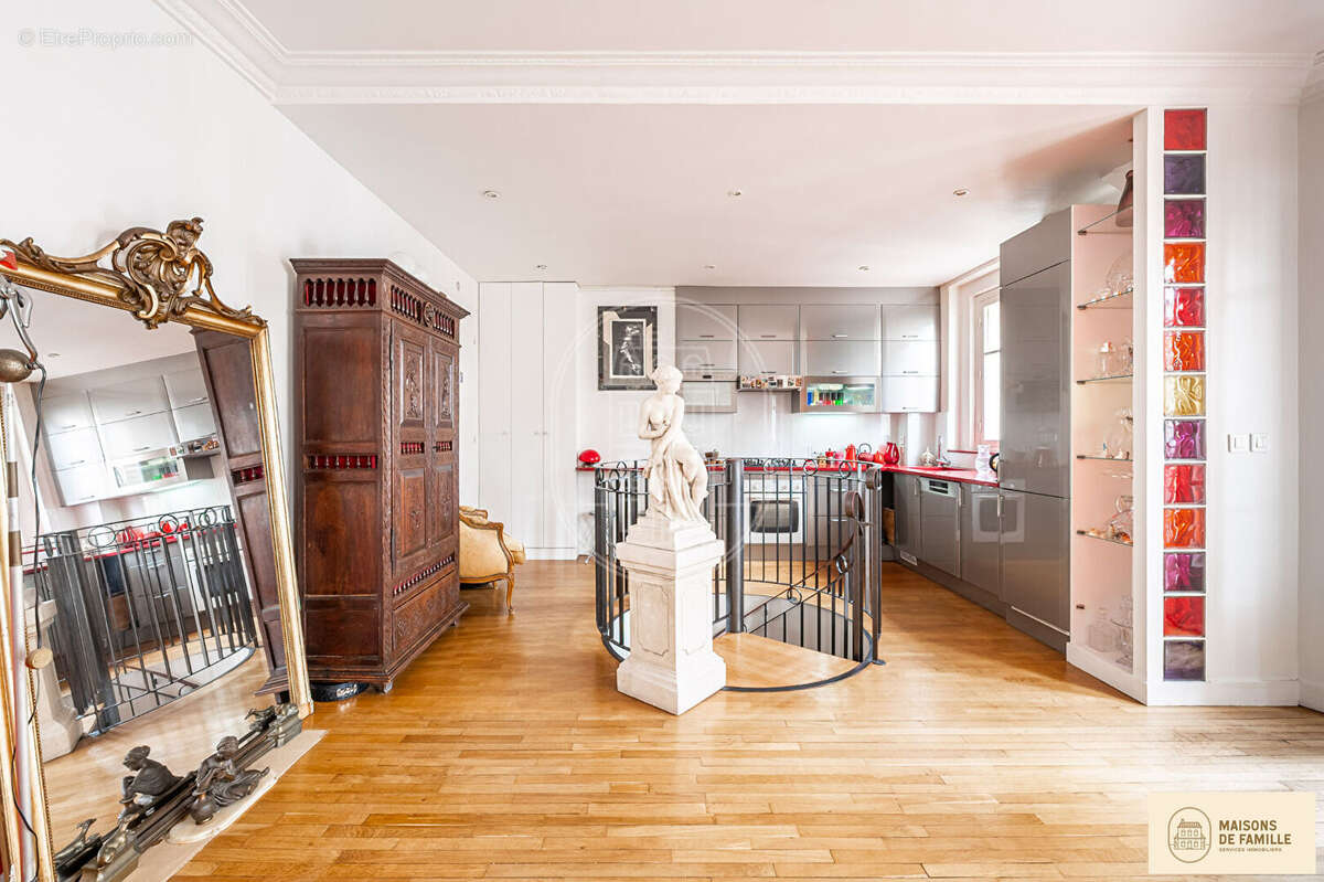 Appartement à PARIS-18E