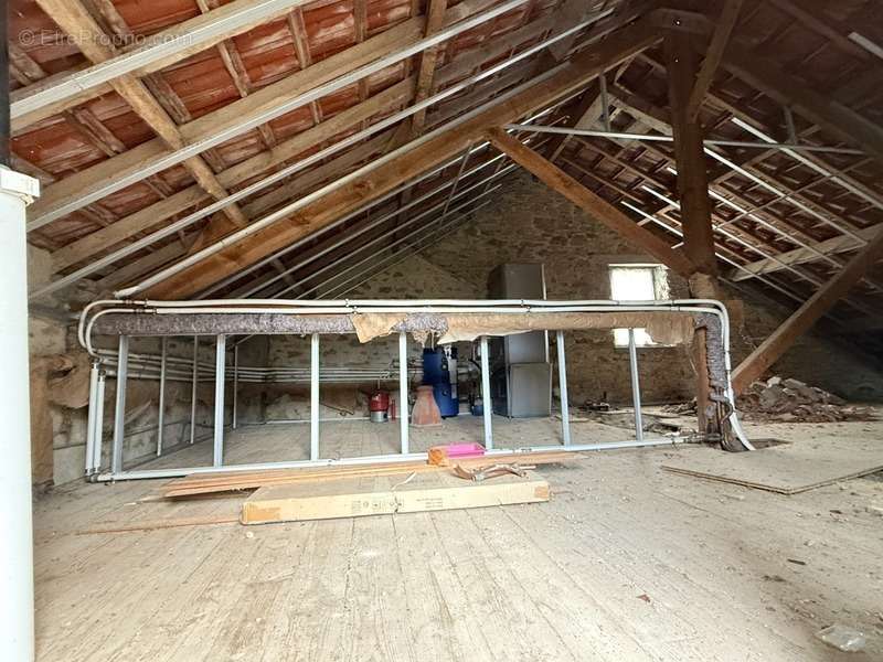 Maison à SAINT-LEGER-BRIDEREIX