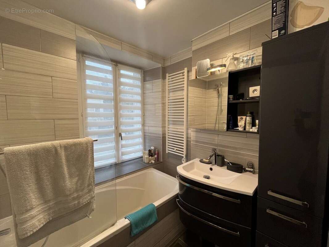 Appartement à DAMPIERRE-EN-YVELINES