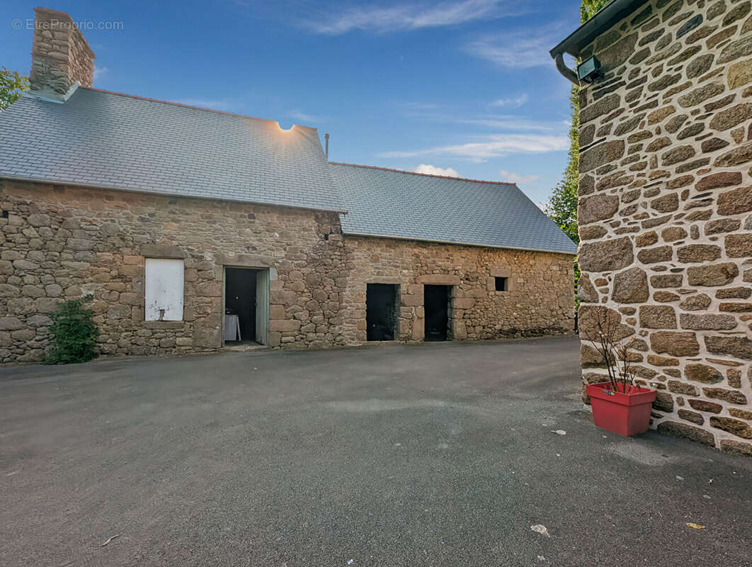 Maison de caractère avec deux étangs ? 146,3 m² ? Dépendance ? Terrain de 1,3 hectare ? Bazouges-la-Pérouse - photo 17