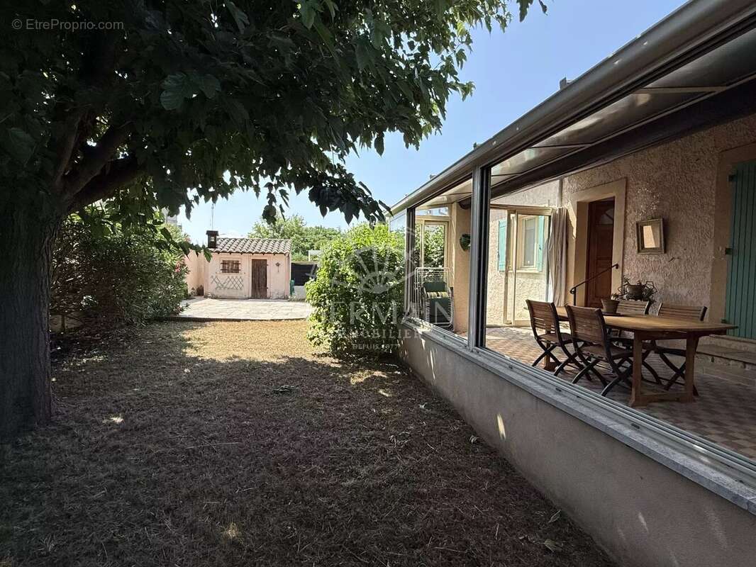 Maison à L'ISLE-SUR-LA-SORGUE