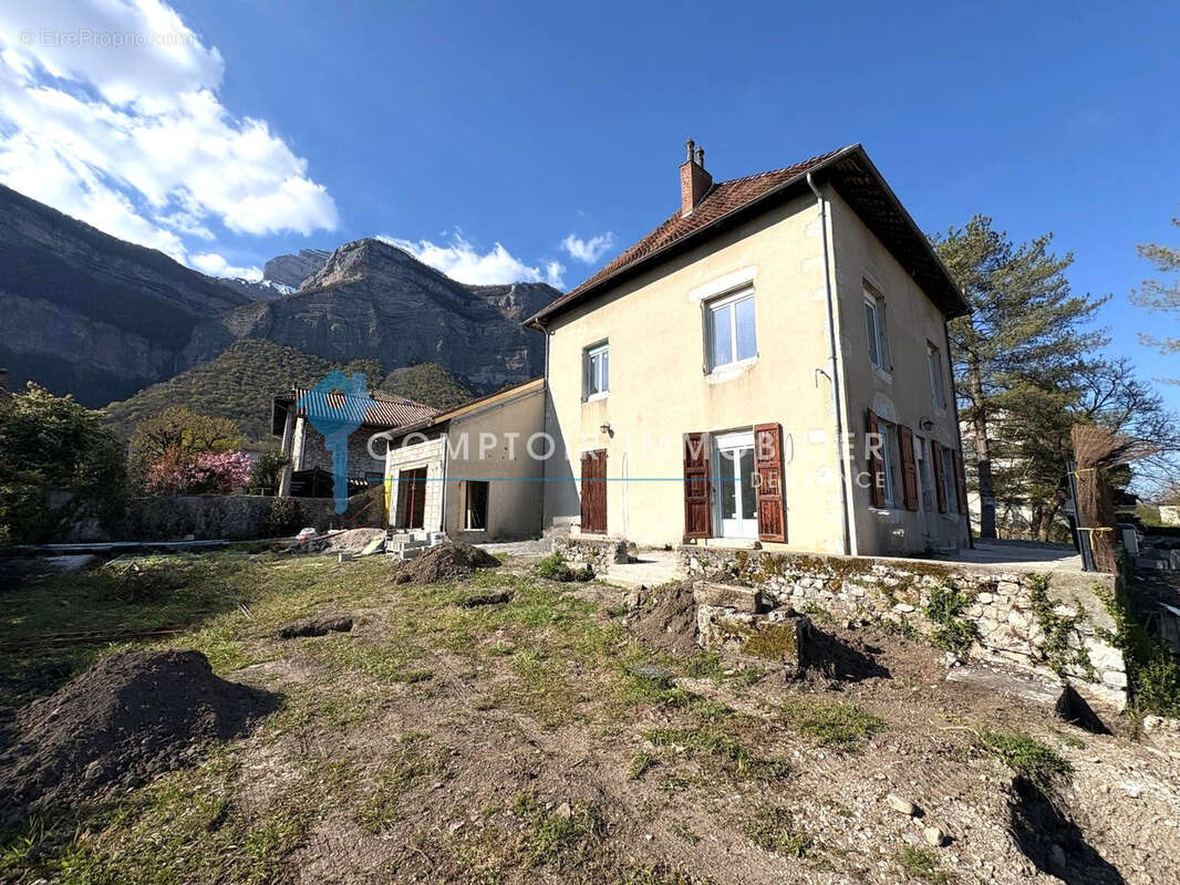 Appartement à CROLLES