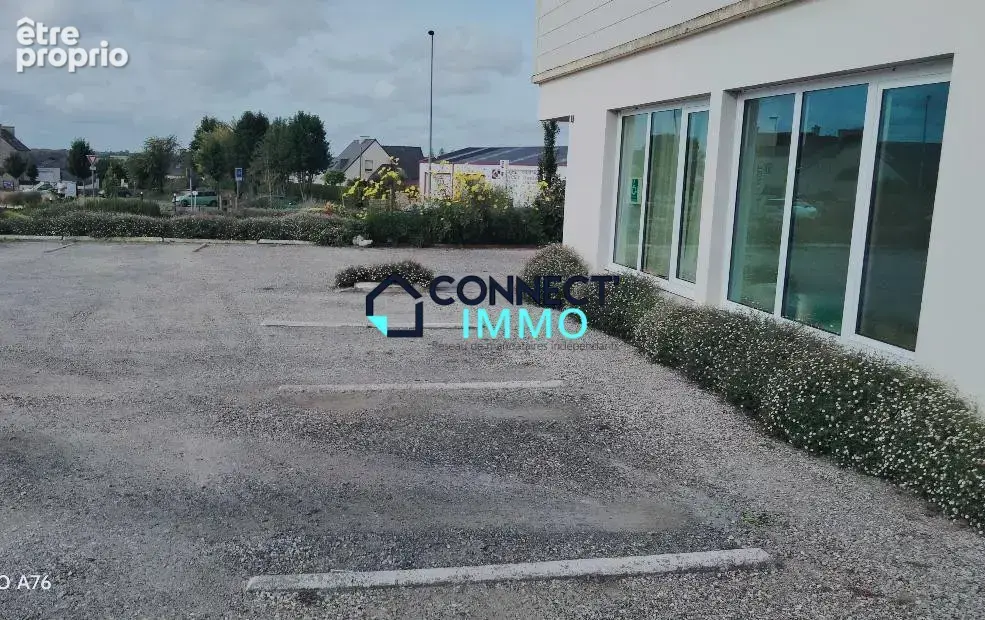 12 places de parking