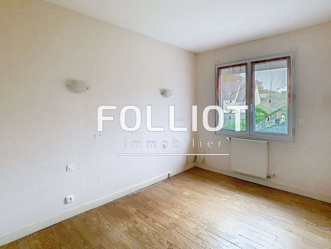 Maison à LE MESNIL-ROUXELIN