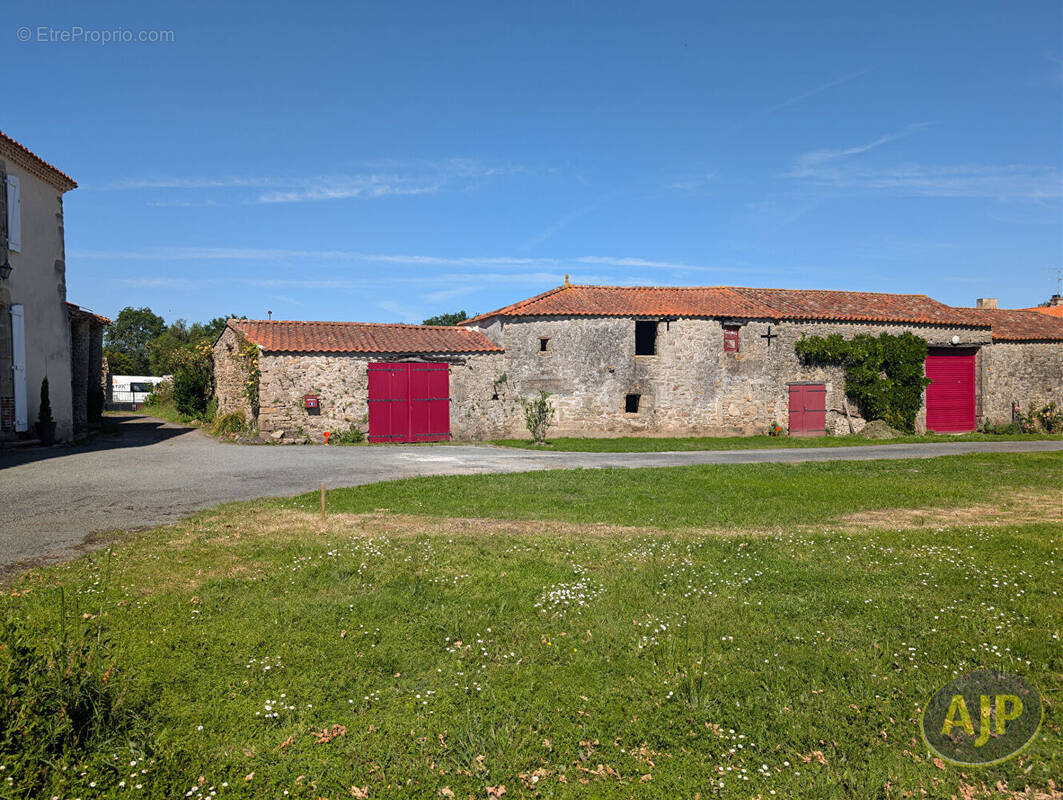 Maison à BEAUFOU