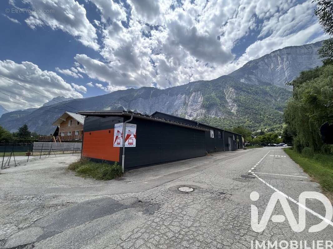 Photo 2 - Commerce à LE BOURG-D'OISANS