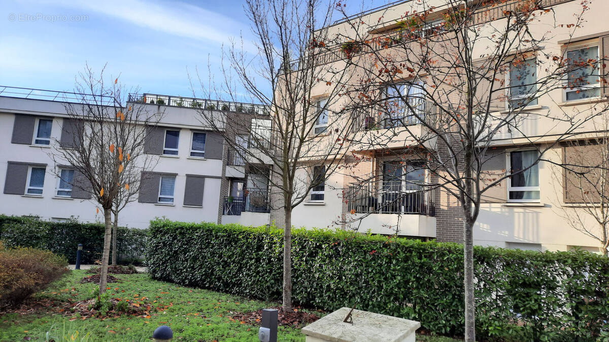 Appartement à FONTENAY-LE-FLEURY