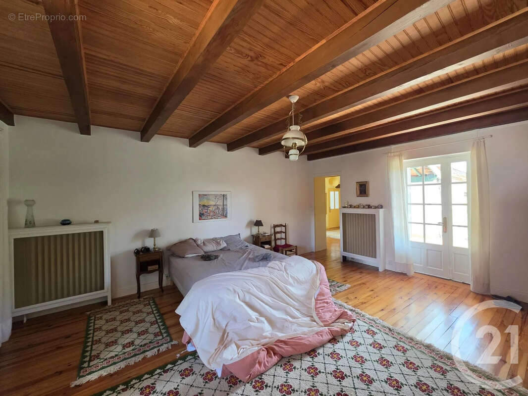Maison 386 m² à Paulhac  - photo 8