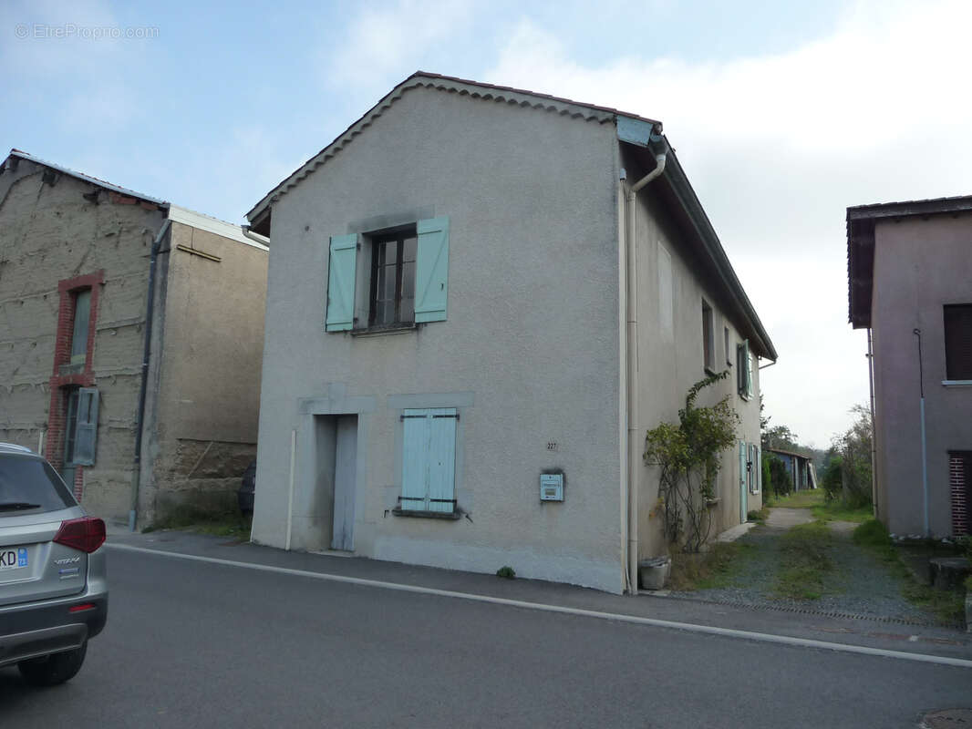 Maison à MORNAND-EN-FOREZ