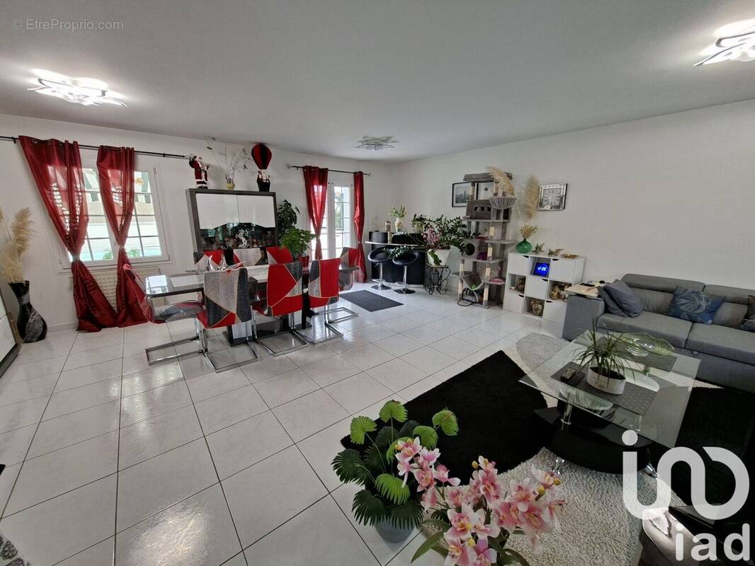 Photo 1 - Maison à CANDES-SAINT-MARTIN