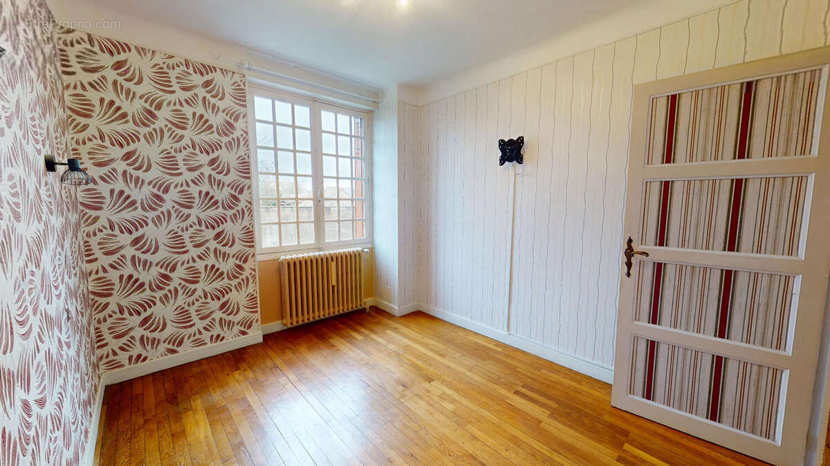 Maison à VARENNES-VAUZELLES