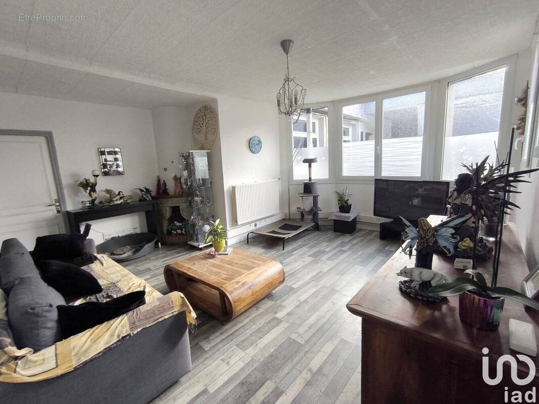 Photo 1 - Commerce à PLEYBEN