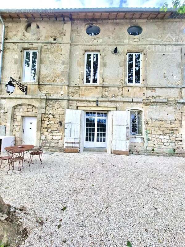 Ancien couvent du XVIIe siècle à Arles — 485 m² sur 5060 m² de terrain - photo 7