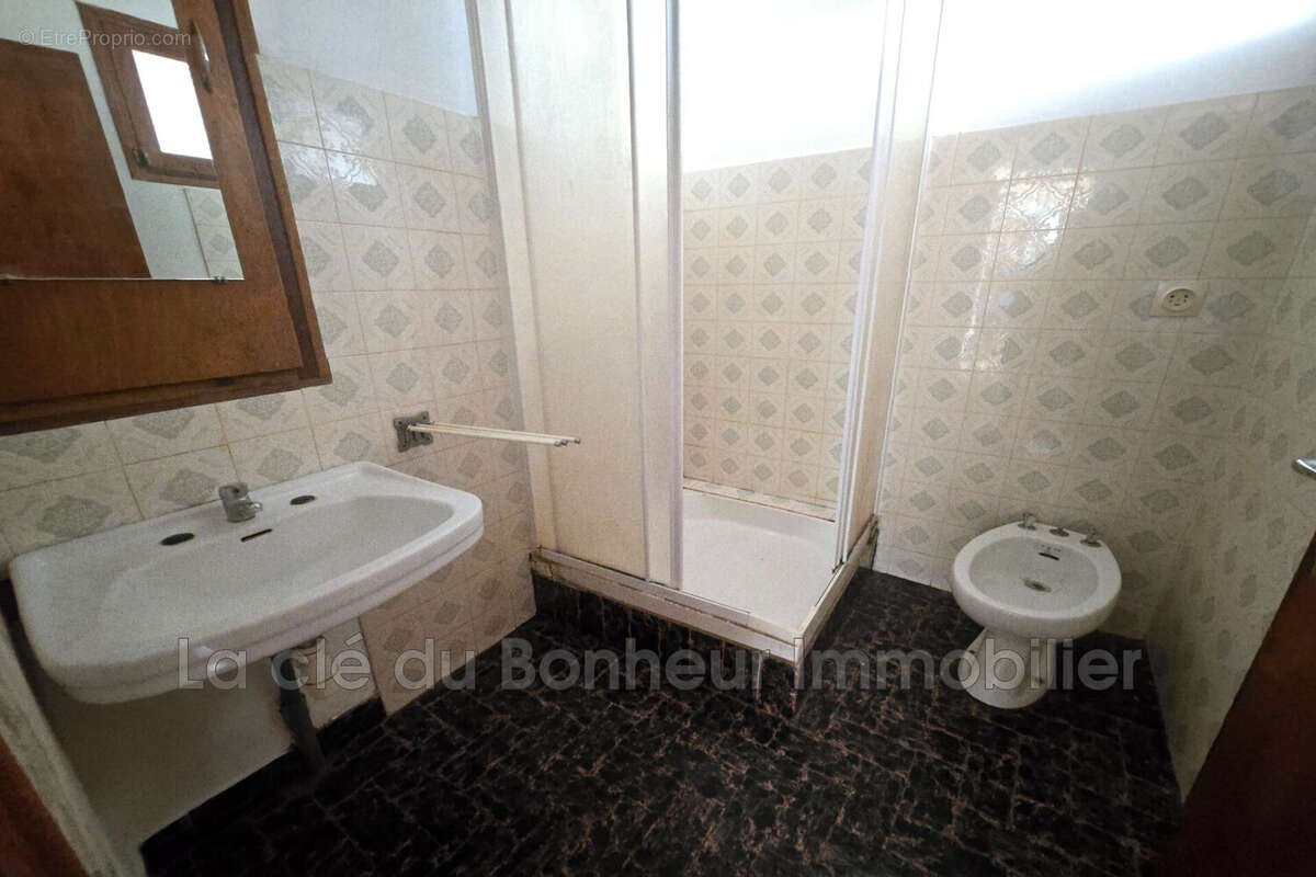 Maison à ESPARRON-DE-VERDON