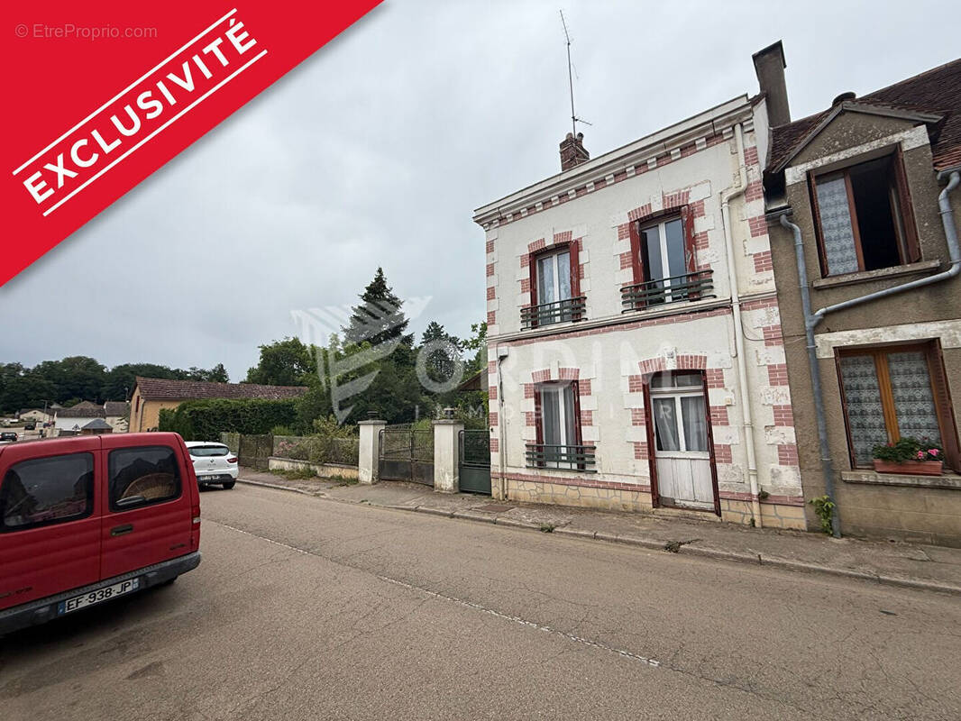 Maison à SAINT-SAUVEUR-EN-PUISAYE