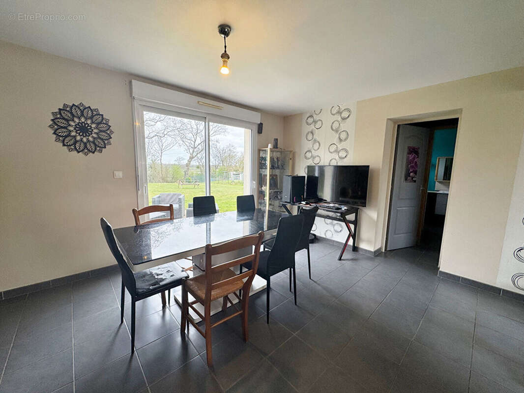 Maison à BRICQUEBEC