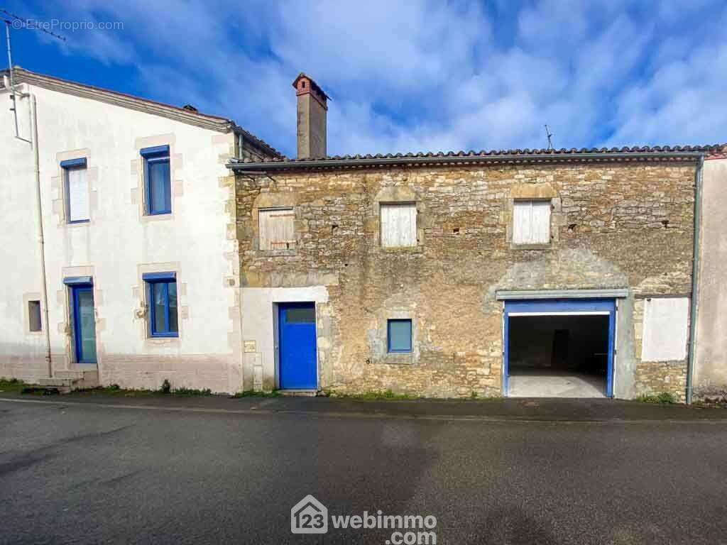 Immeuble de rapport à St Vincent de Sterlange