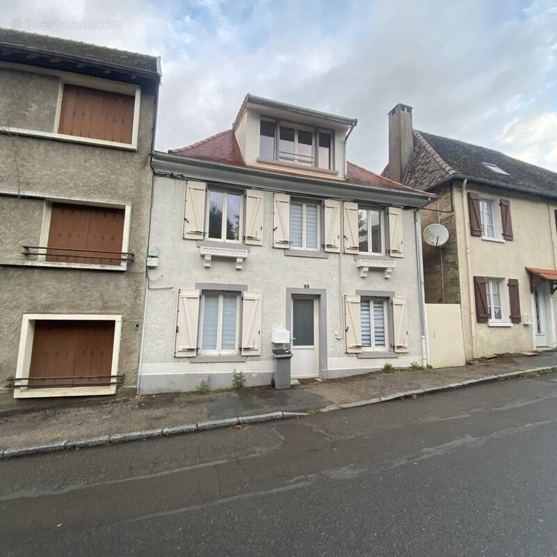 Appartement à PIERRE-BUFFIERE