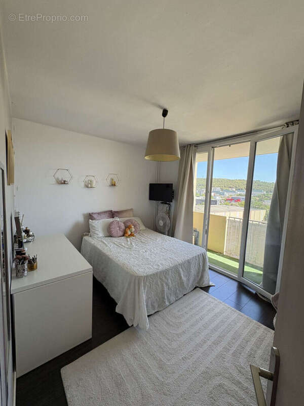 Appartement à LA VALETTE-DU-VAR