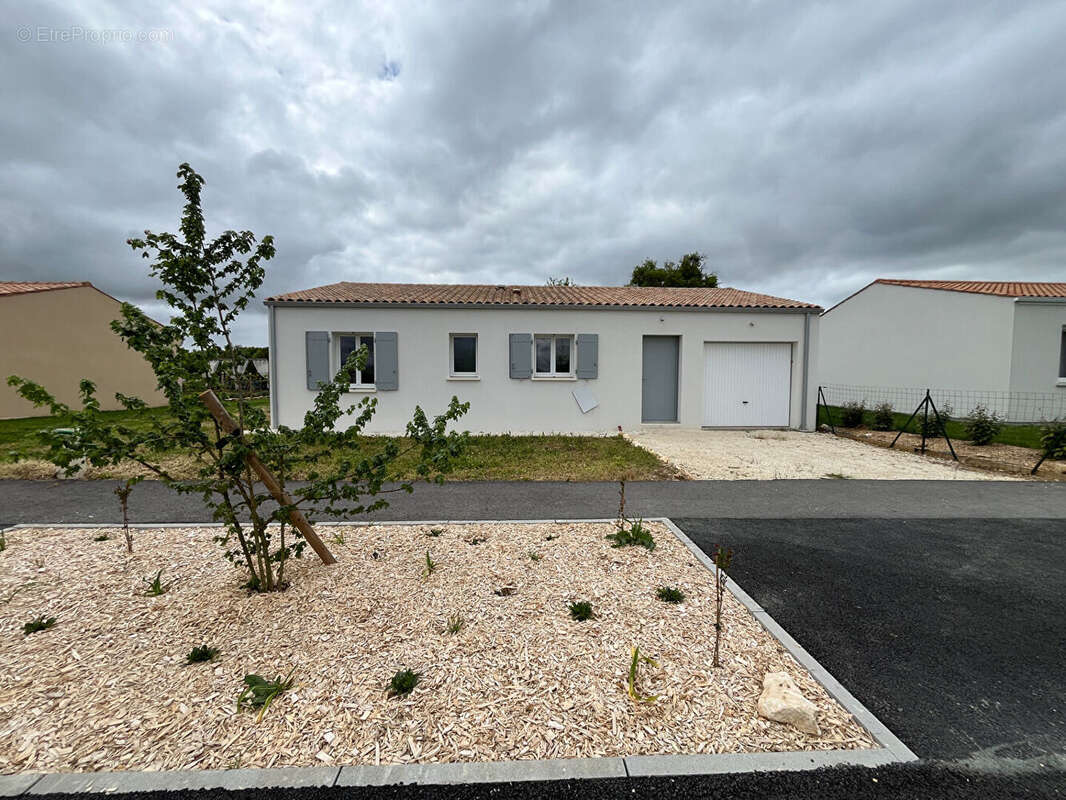 Maison à PORT-D'ENVAUX