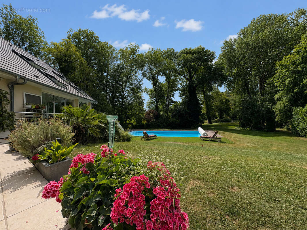 Maison de village - 240m2 - parc arbore - photo 3