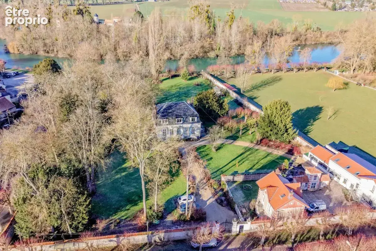 Photo Maison à Germigny-L'eveque au prix de 1 295 000€
