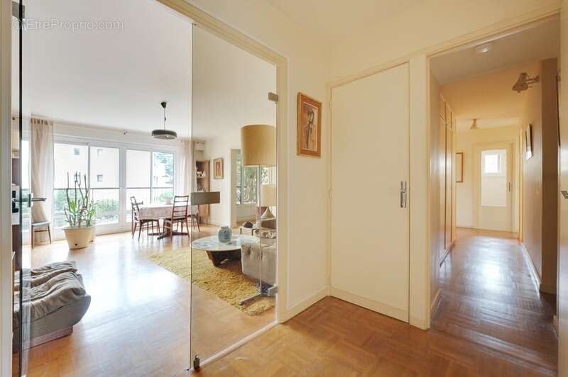 Appartement à BURES-SUR-YVETTE